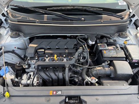 Used 2024 Hyundai Venue SEL FWD image 21