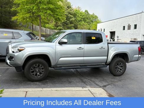 Used 2023 Toyota Tacoma SR5 AWD/4WD image 4