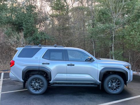 New 2026 Toyota 4Runner SR5 image 6