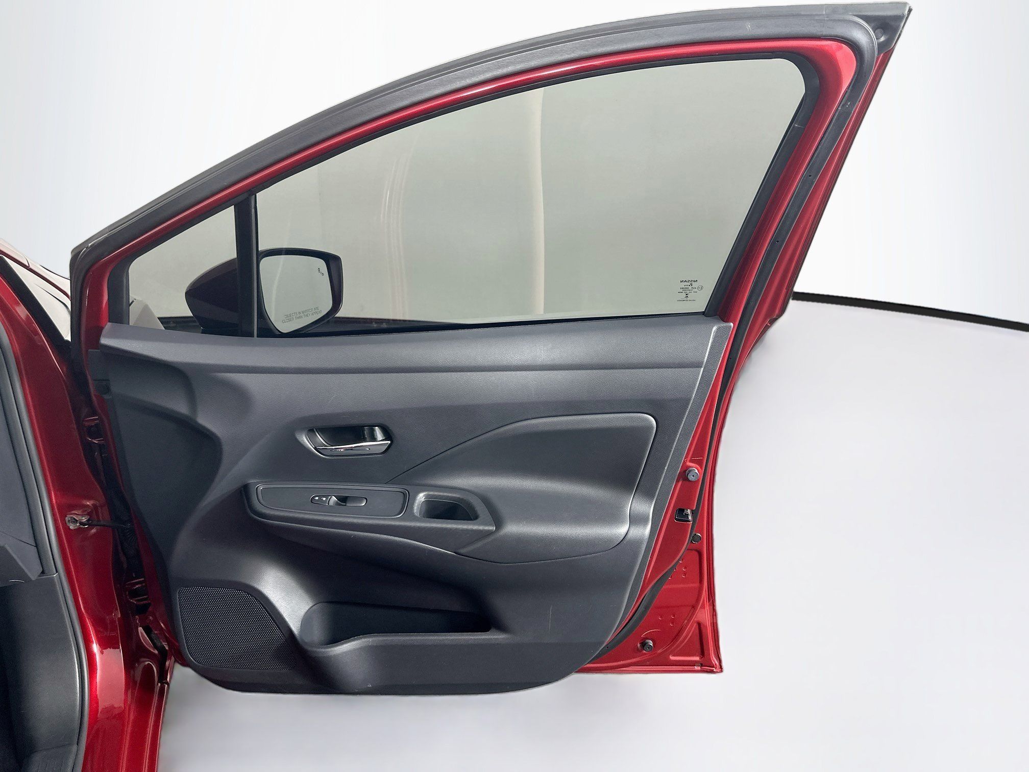 Used 2025 Nissan Versa SV FWD image 30