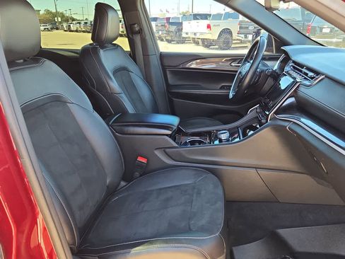 Used 2022 Jeep Grand Cherokee L Laredo image 22