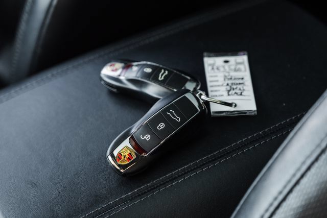 Used 2012 Porsche Cayenne Turbo AWD/4WD image 69