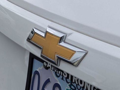 Used 2019 Chevrolet Trax LT w/ LT Convenience Package FWD image 6