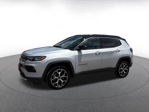 Used 2025 Jeep Compass Limited image 8