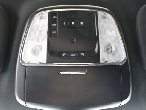 Used 2019 Jeep Grand Cherokee Altitude AWD/4WD image 11