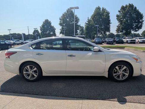 Used 2014 Nissan Altima 2.5 SL w/ Technology Package FWD image 9