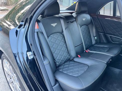 Used 2014 Bentley Mulsanne image 18