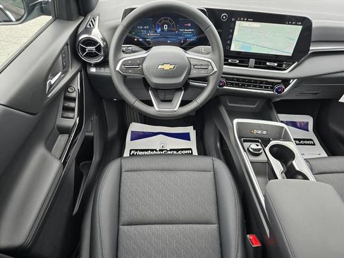 New 2026 Chevrolet Equinox LT w/ Convenience Package II AWD/4WD image 4