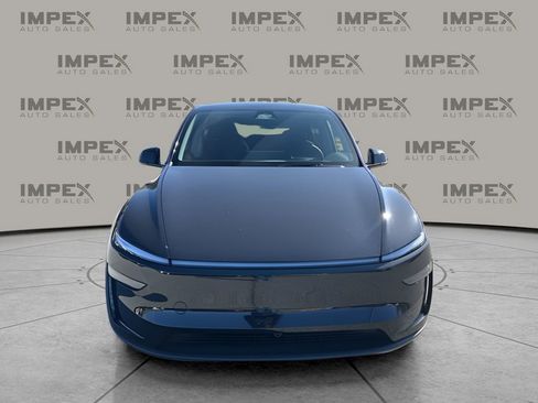 Used 2026 Tesla Model Y Long Range image 8