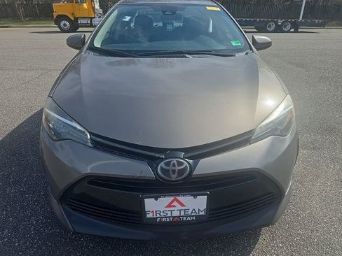 Used 2018 Toyota Corolla LE image 2