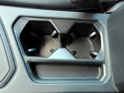 Used 2022 Volkswagen Taos SE image 47