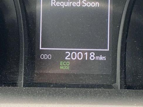 Used 2024 Toyota Camry SE image 13