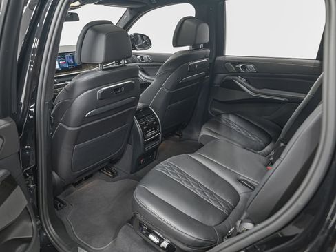 Used 2023 BMW X7 xDrive40i w/ Executive Package image 28