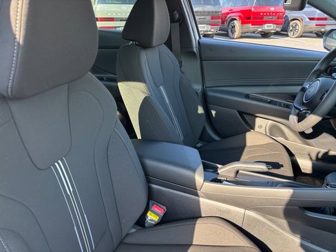 New 2025 Hyundai Elantra Sport image 28