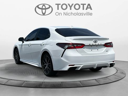 Used 2024 Toyota Camry SE w/ Cold Weather Package FWD image 3
