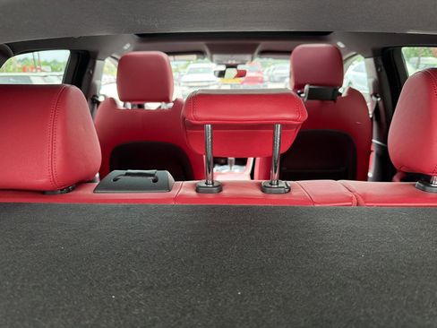 Used 2018 Jaguar E-PACE R-Dynamic SE AWD/4WD image 10