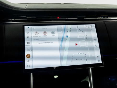 Used 2024 Land Rover Range Rover Long Wheelbase Autobiography image 37