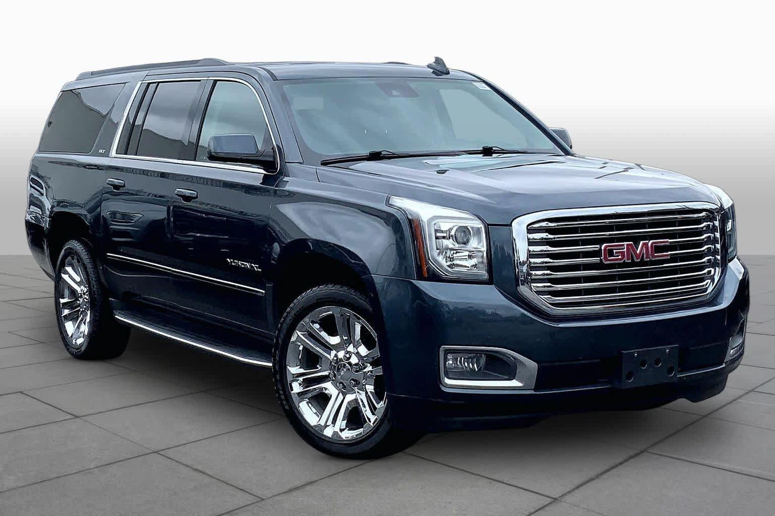 Used 2020 GMC Yukon XL SLT w/ Premium Edition AWD/4WD image 3