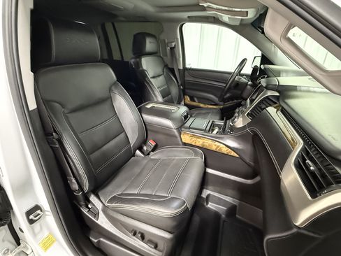 Used 2016 GMC Yukon XL Denali w/ Open Road Package AWD/4WD image 12