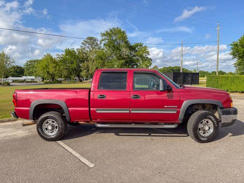 Used 2006 Chevrolet Silverado 2500 LT w/ Onstar Plus Package RWD image 3
