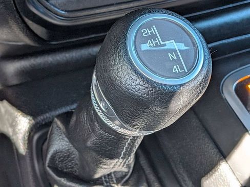 Used 2025 Jeep Wrangler Unlimited Sahara AWD/4WD image 19