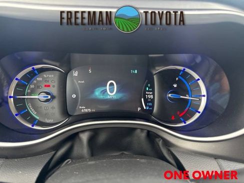 Used 2023 Chrysler Pacifica Touring-L FWD image 8