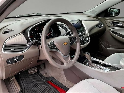 Used 2020 Chevrolet Malibu LT FWD image 16