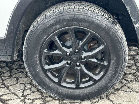 Used 2014 Jeep Cherokee Sport image 9