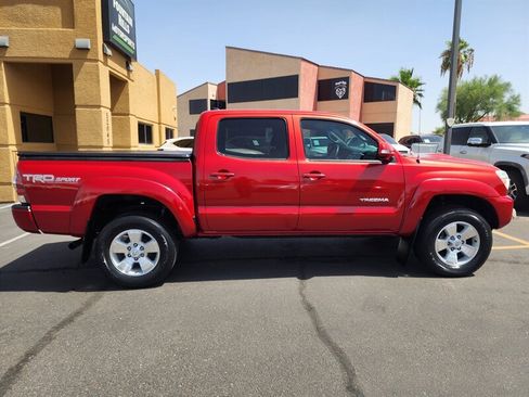Used 2015 Toyota Tacoma PreRunner w/ TRD Sport Package RWD image 2