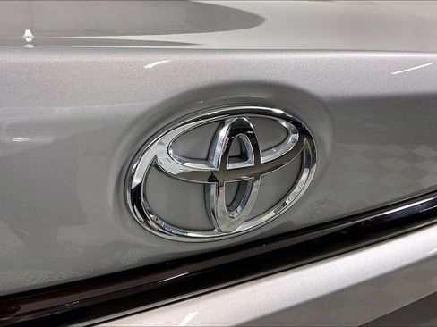 Used 2024 Toyota Corolla LE FWD image 31
