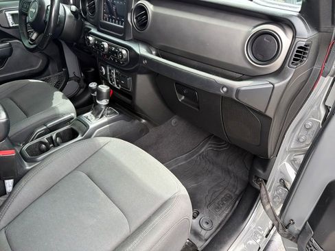 Used 2021 Jeep Gladiator Sport AWD/4WD image 26