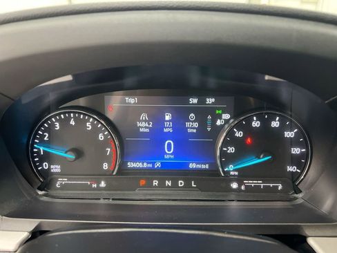 Used 2021 Ford Explorer XLT image 11