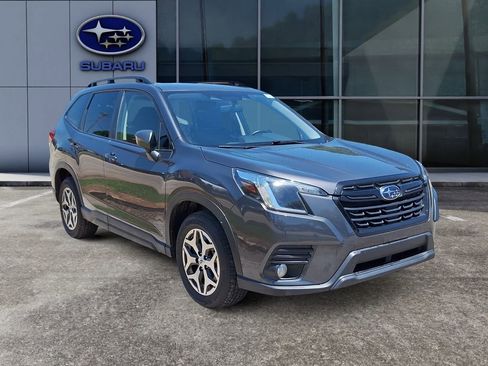Used 2023 Subaru Forester Premium AWD/4WD image 2