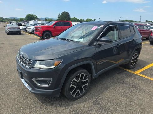 Used 2018 Jeep Compass Limited AWD/4WD image 2