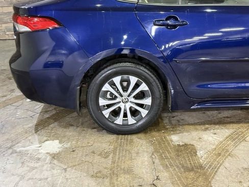 Used 2021 Toyota Corolla LE image 5