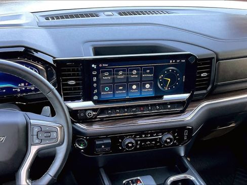 Used 2023 Chevrolet Silverado 1500 LT Trail Boss w/ LT Trail Boss Premium Package image 6