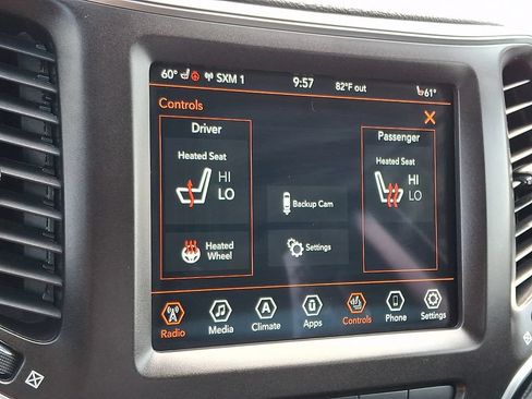 Used 2022 Jeep Cherokee Trailhawk w/ Comfort/Convenience Group AWD/4WD image 23