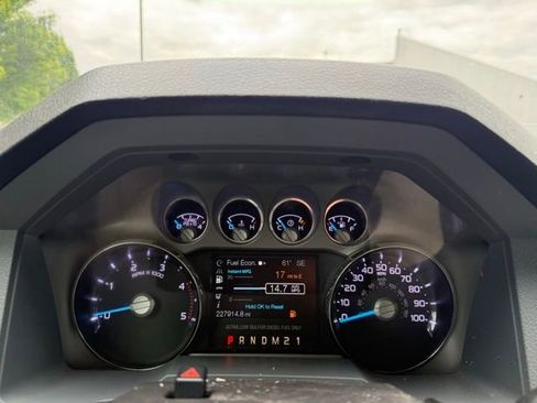 Used 2011 Ford F250 XLT w/ XLT Premium Pkg AWD/4WD image 19