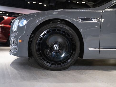 Used 2024 Bentley Flying Spur V8 AWD/4WD image 14