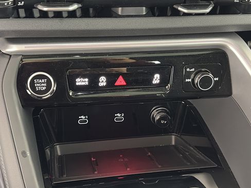 Used 2025 Audi Q5 Premium Plus w/ Premium Plus image 25