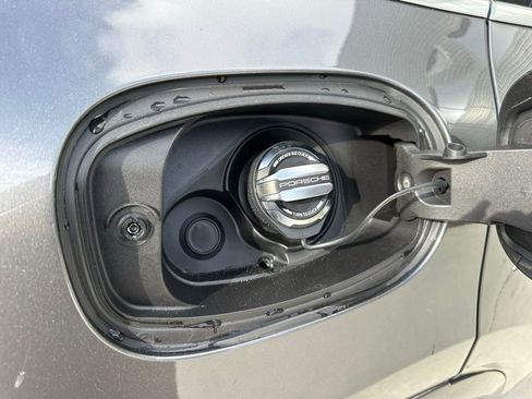 Used 2024 Porsche Cayenne S image 39