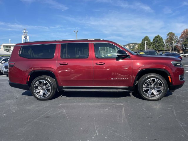 Used 2024 Jeep Wagoneer L Series II w/ Flexible Seating Group AWD/4WD image 8