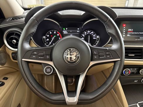 Used 2019 Alfa Romeo Stelvio Ti Lusso w/ Quick Order Package 22X Lusso AWD/4WD image 14