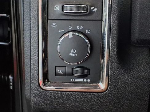 Used 2017 RAM 1500 Sport w/ Black Ram 1500 Sport Group AWD/4WD image 19