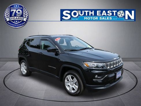 Used 2022 Jeep Compass Latitude w/ Convenience Group AWD/4WD image 2
