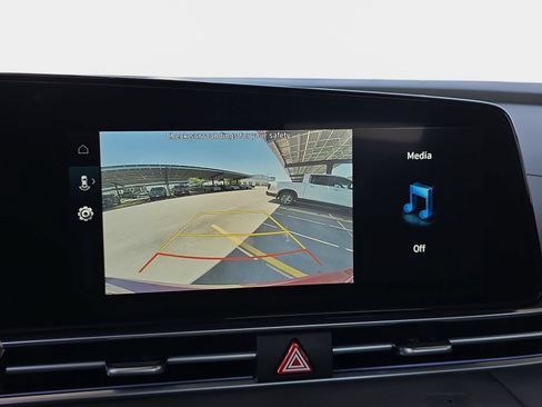 Used 2025 Hyundai Elantra SEL FWD image 25