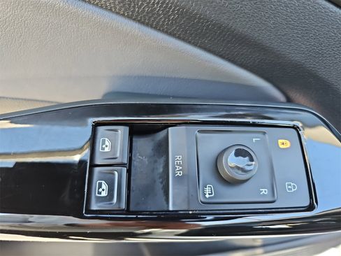 Used 2023 Volkswagen ID.4 S image 26