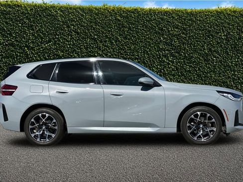 Used 2025 BMW X3 xDrive30i w/ Premium Package AWD/4WD image 3