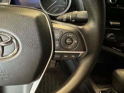 Used 2022 Toyota Camry LE AWD/4WD image 12