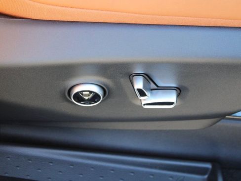 New 2026 Chrysler Pacifica Pinnacle image 31